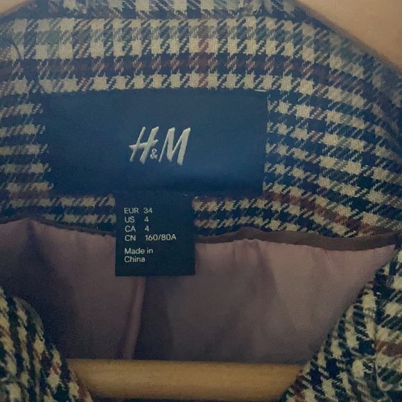 H&M plaid trench style coat size 4, Taylor swift inspo prwloved - Picture 4 of 7